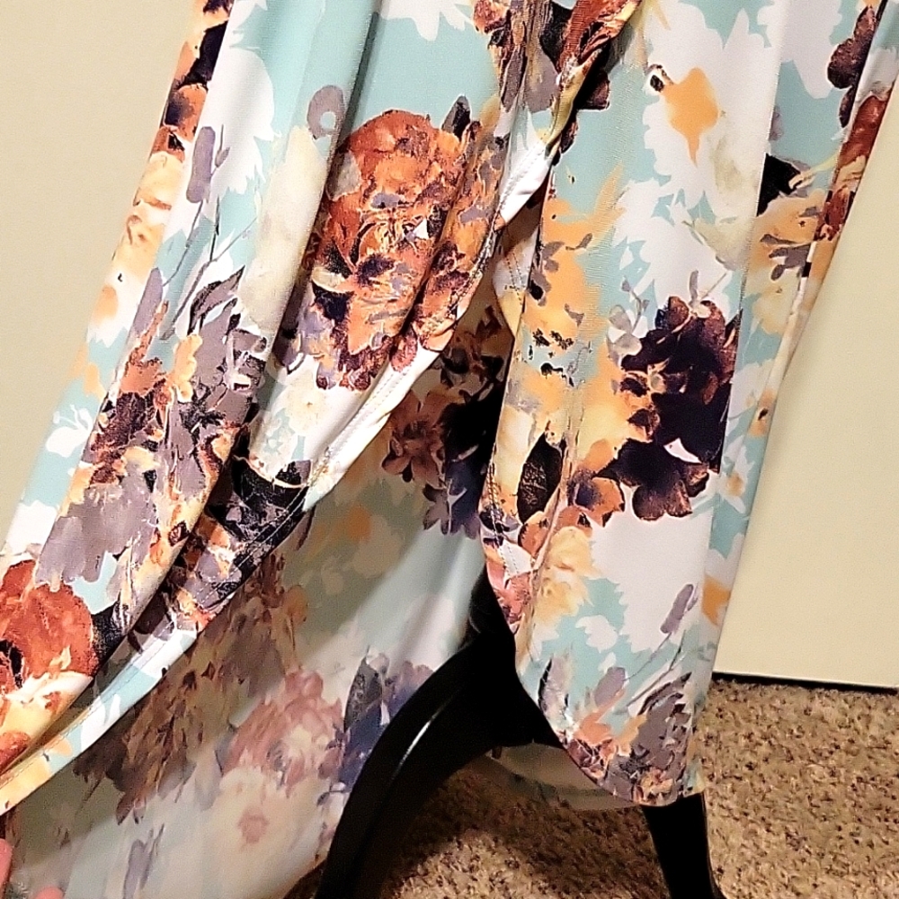 Coco and Main Floral High Low dress - Picture 3 of 8